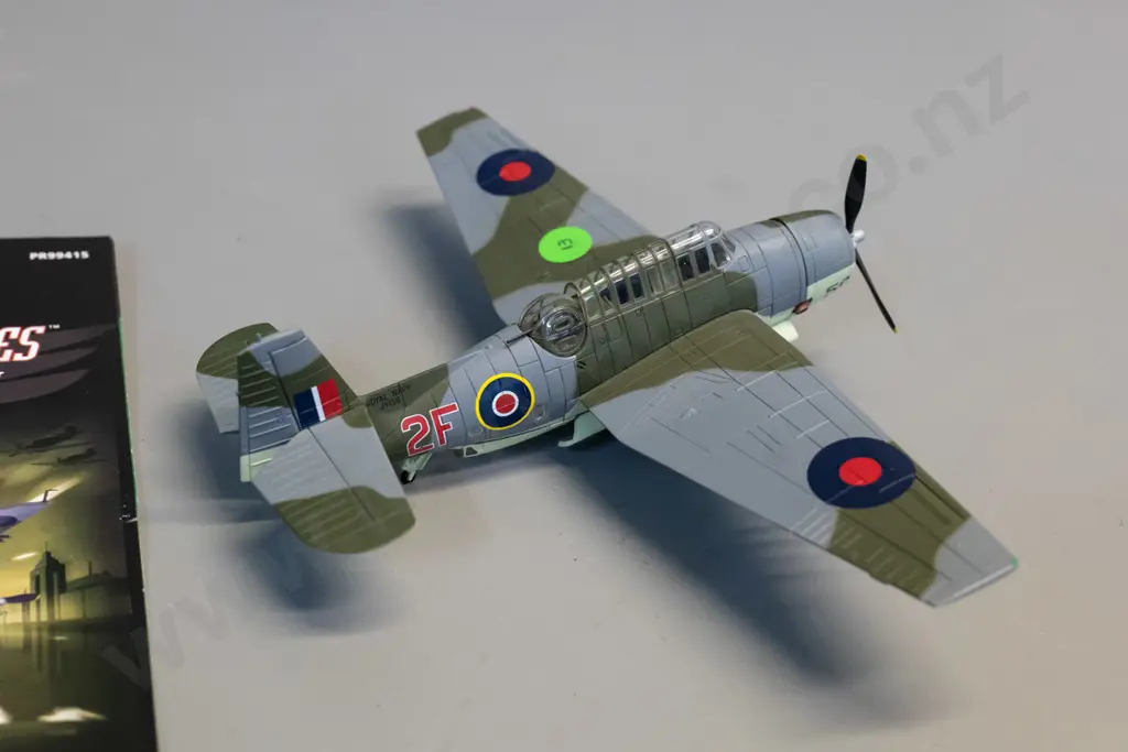 Corgi 1:72 die-cast Royal Navy Grumman Avenger MK1 w/limited edition certificate card Image 1++