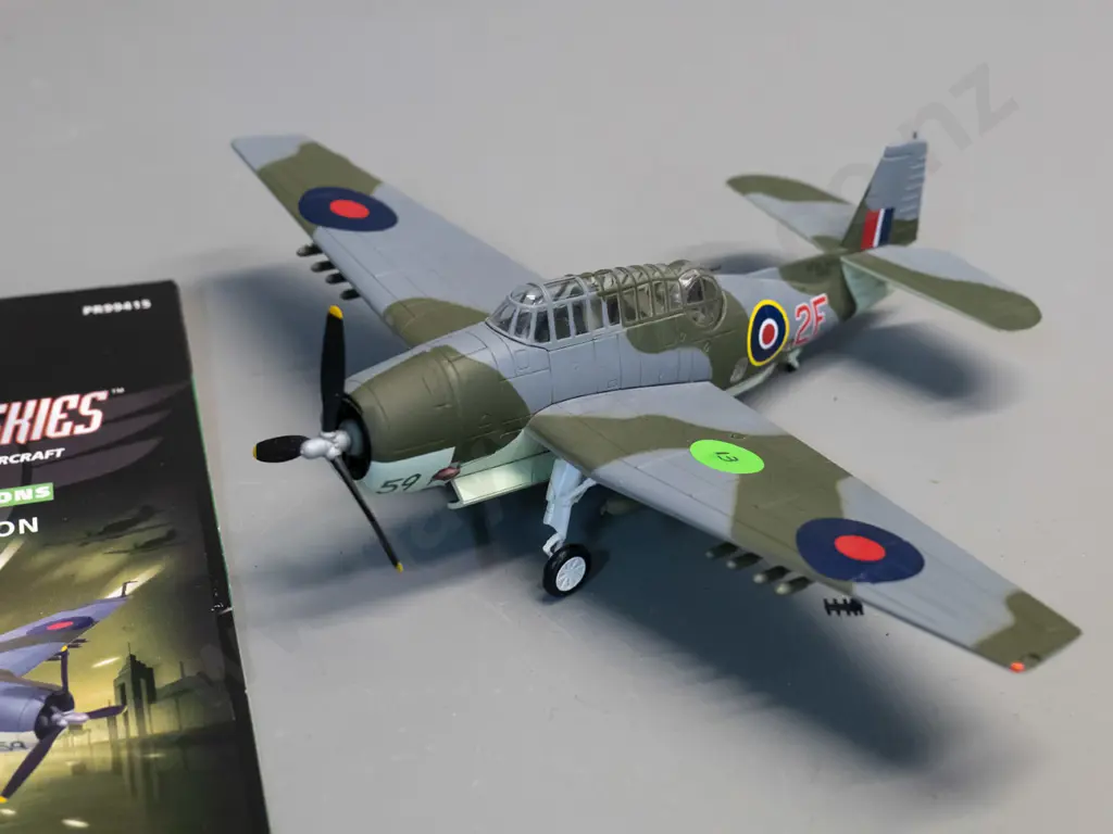 Corgi 1:72 die-cast Royal Navy Grumman Avenger MK1 w/limited edition certificate card Image 1++