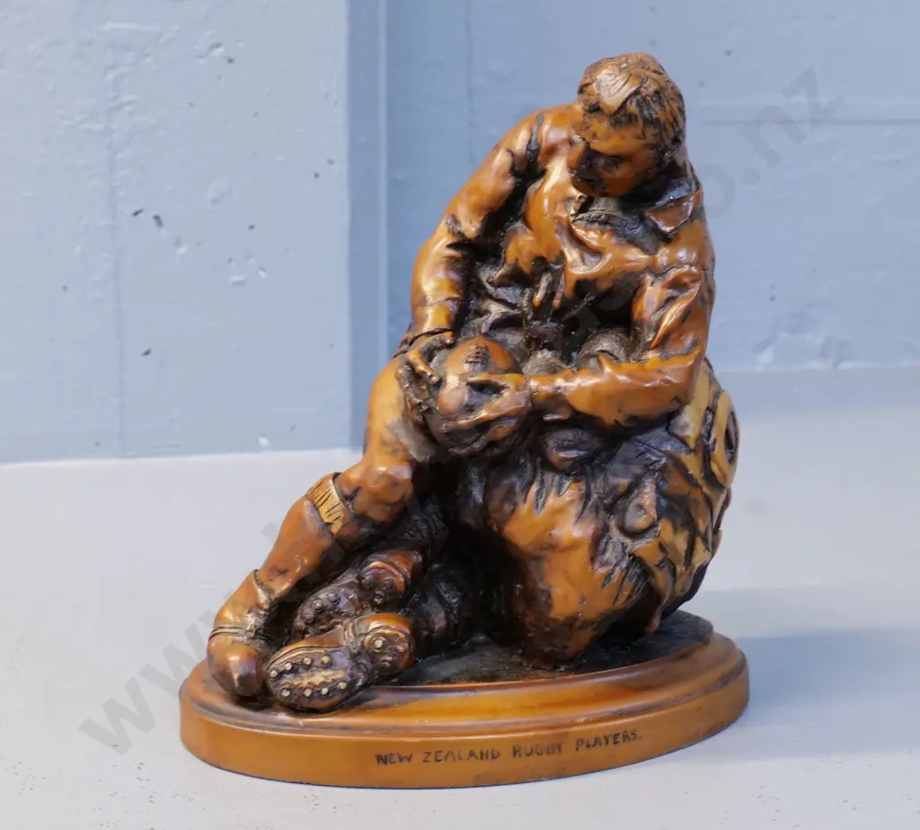 composite figurine - "New Zealand Rugby Players" H-220 W-200 Image 1++