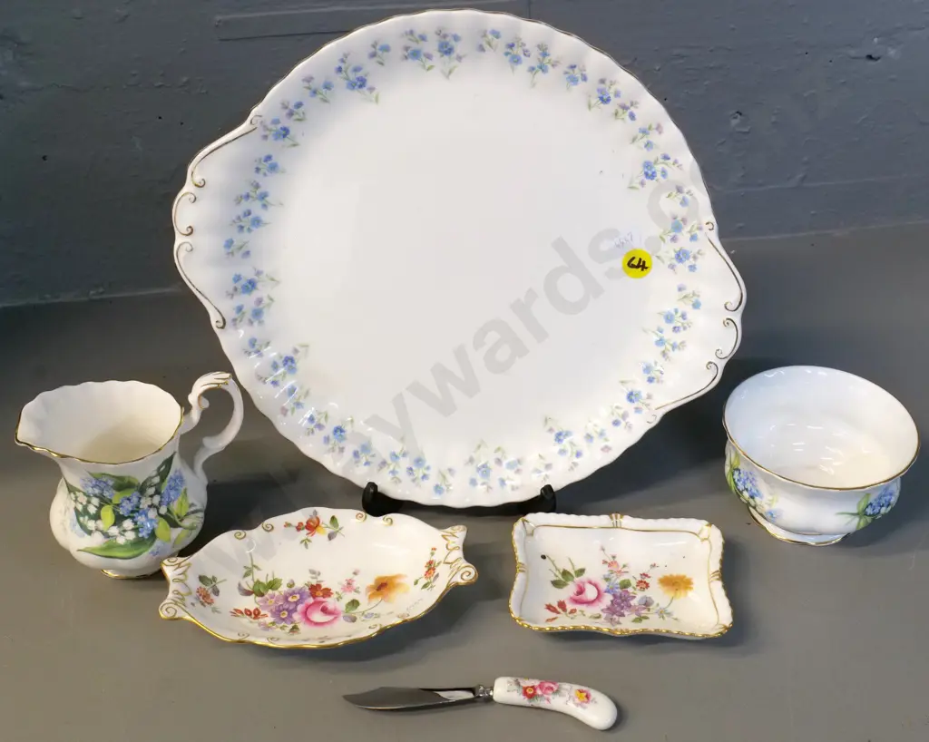 Royal Albert cake plate, cream & sugar and 3 small pieces Royal Crown Derby posies Image 1++