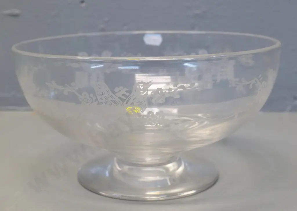 Stuart crystal salad bowl with etched bird pattern H-110 D-200 Image 1++