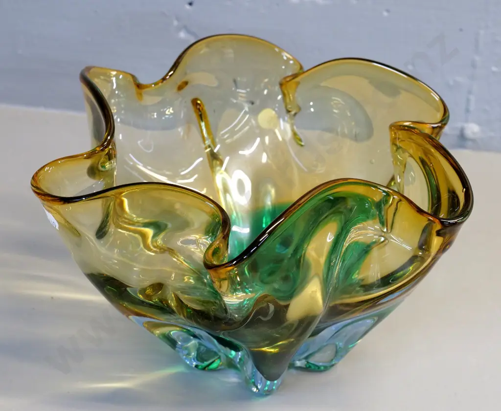 large art glass bowl - H-150 W-240 Image 1++