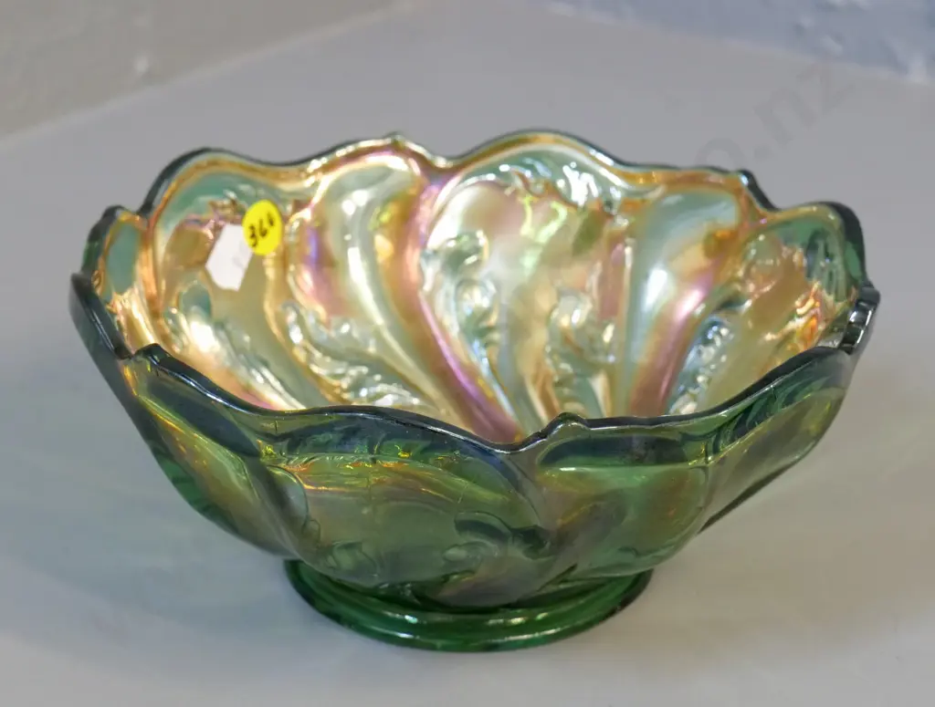 green carnival glass bowl H-90 D-190 Image 1++