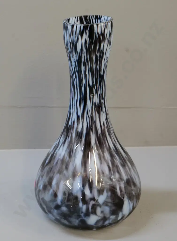 mottled grey and black art glass vase H-320 Image 1++