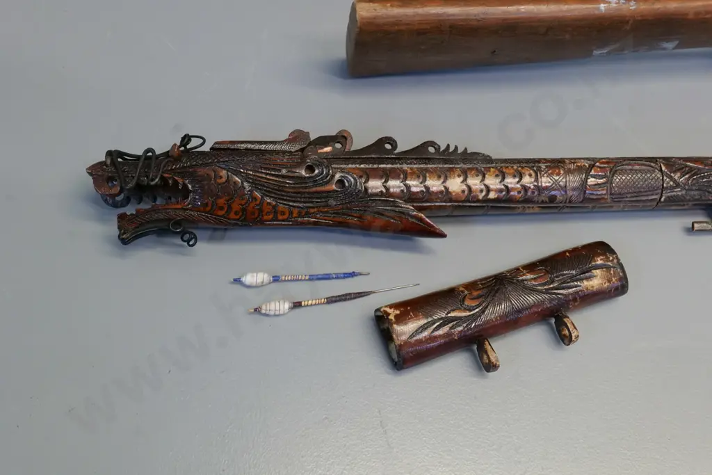 ornamental or souvenir weapons - rustic hand-made crossbow & carved dragon motif bone or composite item with darts L760 Image 1++