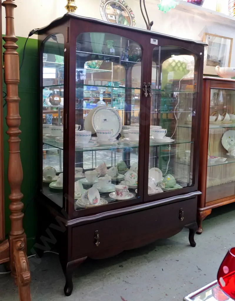 reproduction solid mahogany china cabinet w/2 doors, glazed sides, mirrored back, 2 adjustable shelves H1250 W920 D420 Image 1++