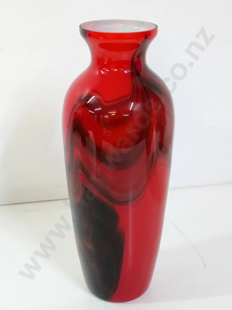 art glass vase - red & black with white lining H-400 Image 1++