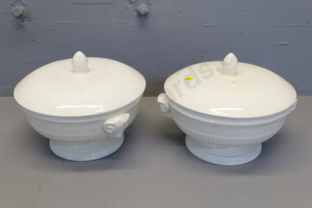 pair of Wedgwood Etruria covered vegetable dishes with ram's head handles H-160 W-240 Image 1++