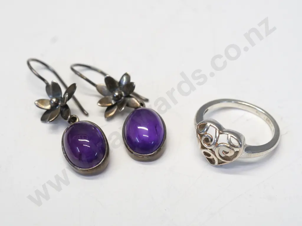silver ring stamped 925 & pair of amethyst earrings stamped 9256 Image 1++