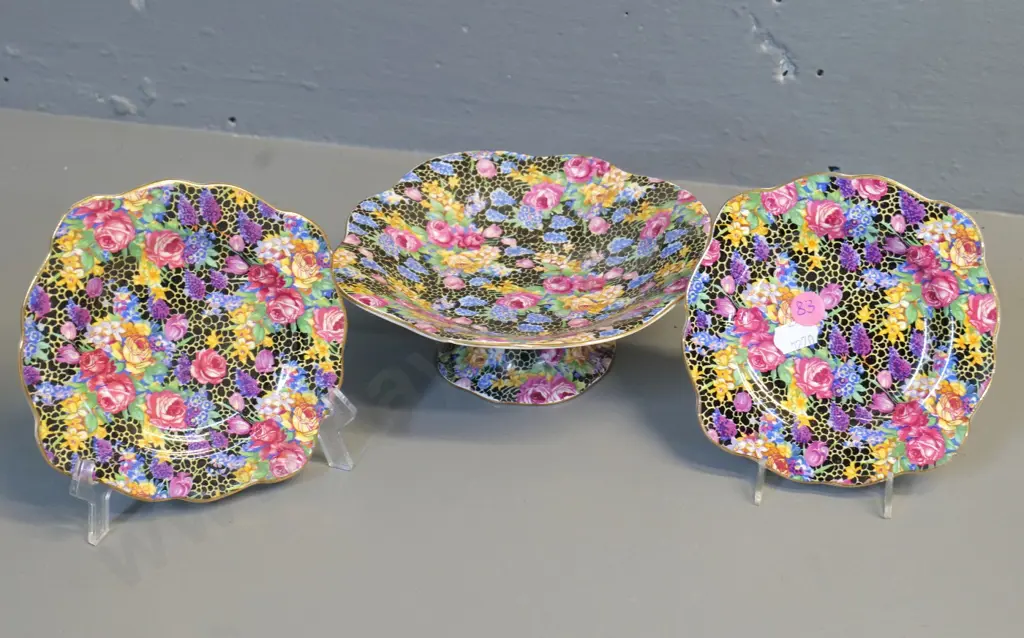 3 pieces Royal Winton AOF Hazel pattern - 2 small plates D-120 and a comport Image 1++