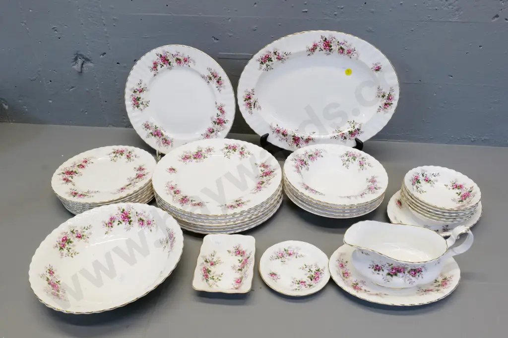 Royal Albert Lavender Rose pattern part dinner set - 6 place plus spares, ashett, gravy boat & saucer, etc. Image 1++