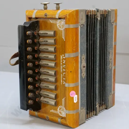 vintage Invicta button accordion - some wear and tear W260 D290