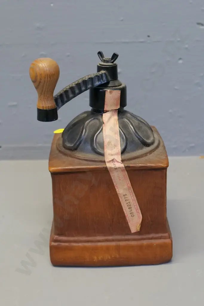 Jim Beam porcelain decanter in shape of vintage coffee mill with metal and wood handle - no contents H200 Image 1++