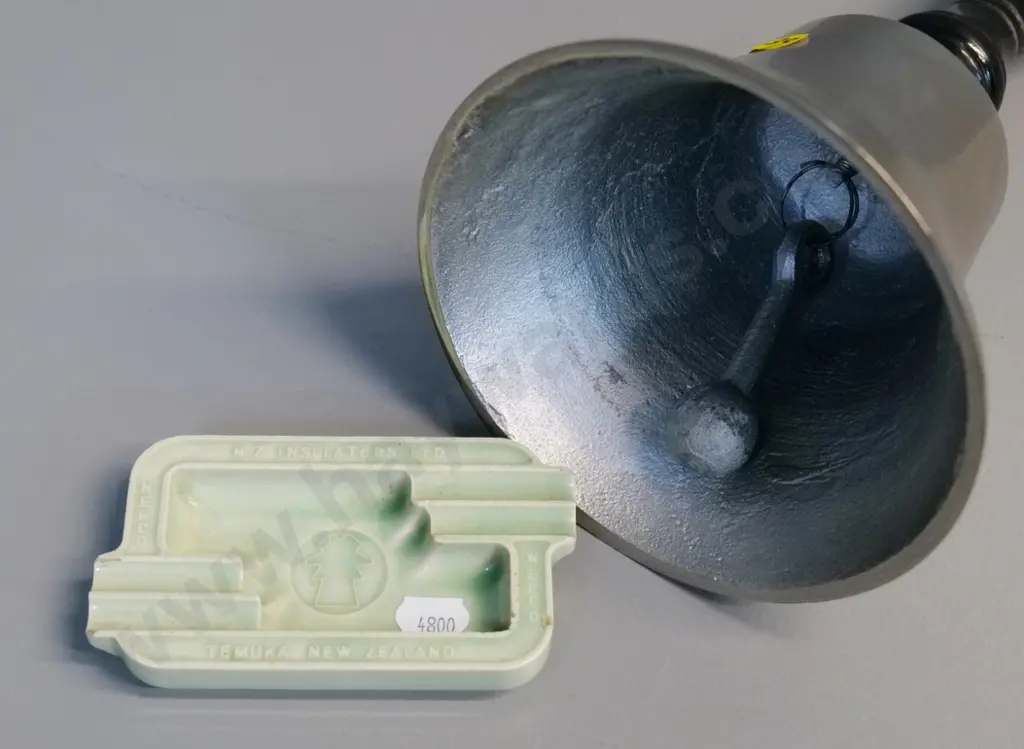 New Zealand Insulators Temuka ashtray and a very loud school bell with wooden handle H-300 Image 1++