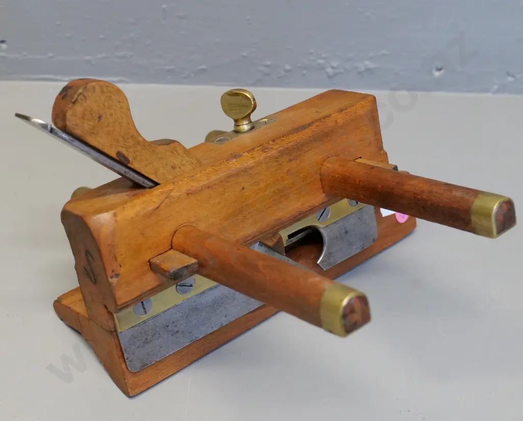 vintage timber and brass moulding plane - H180 L240 Image 1++