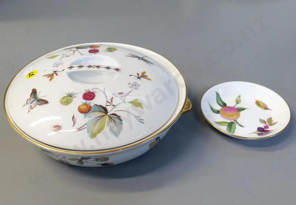 Royal Worcester china - strawberry motif flame-proof casserole D-210 and small 'Arden' pin dish Image 1++