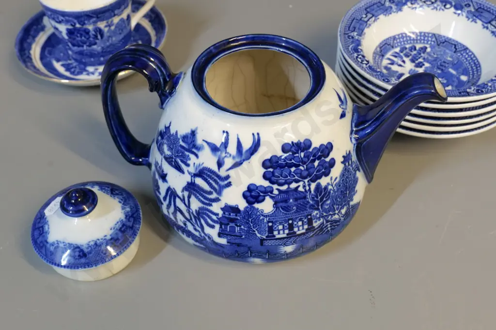 Victorian Doulton's Willow teapot H-140 W-220, Royal Albert cup & saucer, 6 Swinnerton's Old Willow dessert bowls Image 1++