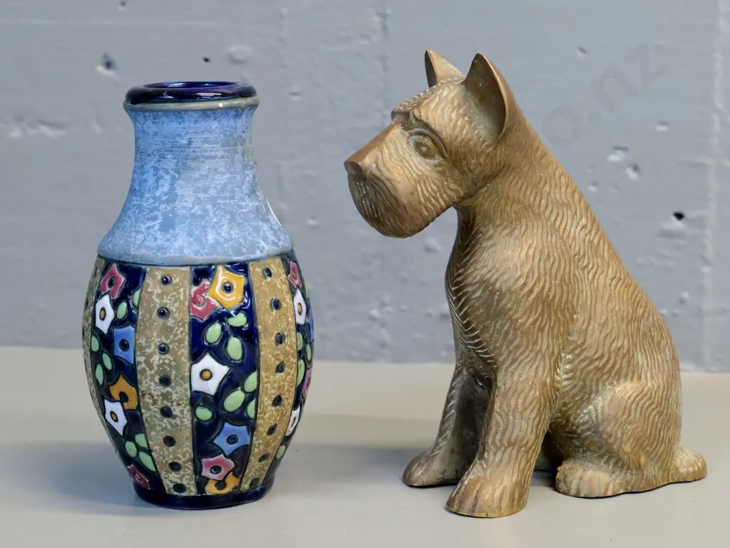 cast brass Scottie dog H-180 and an Czech Amphora vase Image 1++