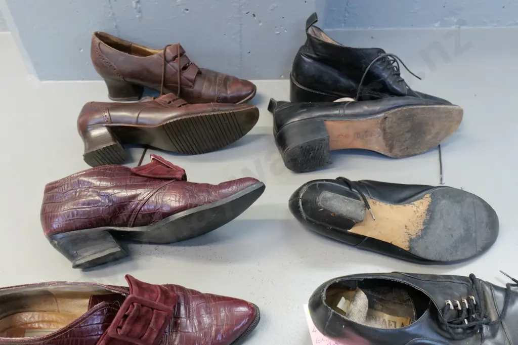 vintage costume items - 4 pairs Edwardian style day shoes Image 1++