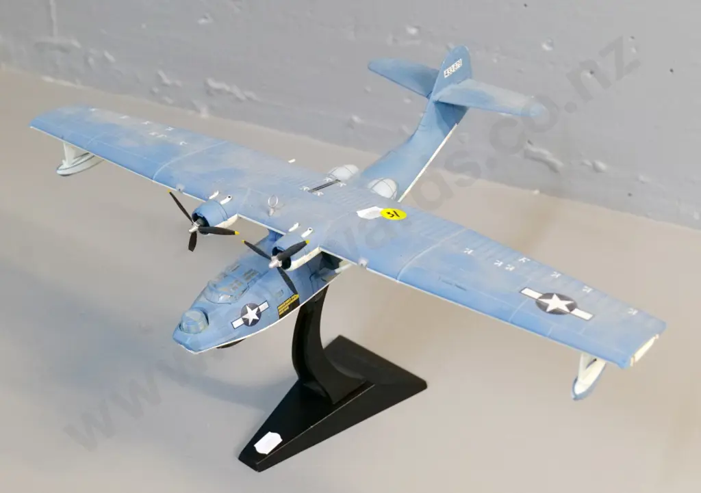 Corgi Aviation Archives Catalina 1:72 scale model aeroplane with metal stand - L-280 Wingspan 420 Image 1++