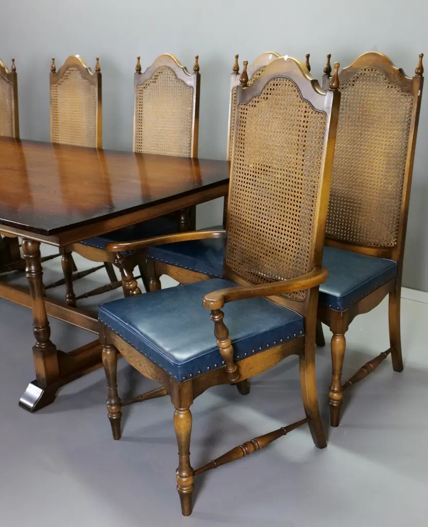 large oak dining table on Shaker style refectory base, 8 bergere cane high-back chairs incl. 2 carvers H720 L1980 W1050 Image 1++