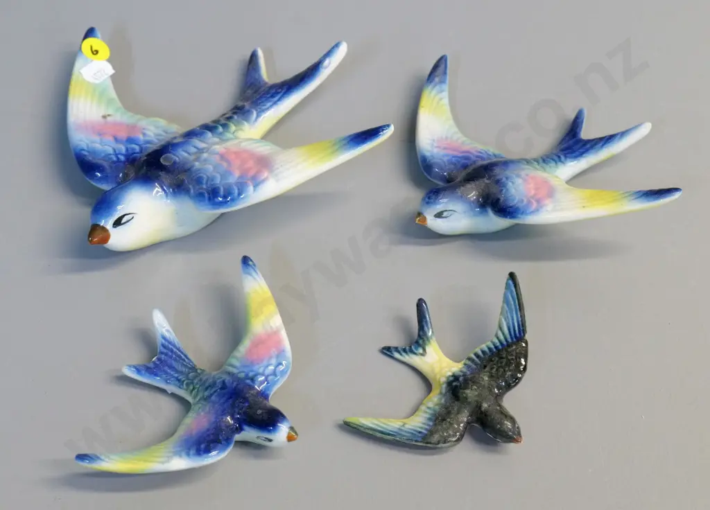 graduated set of 3 flying wall swallows & one in different colour scheme - no maker's marks, largest is L-170 H-190 Image 1++