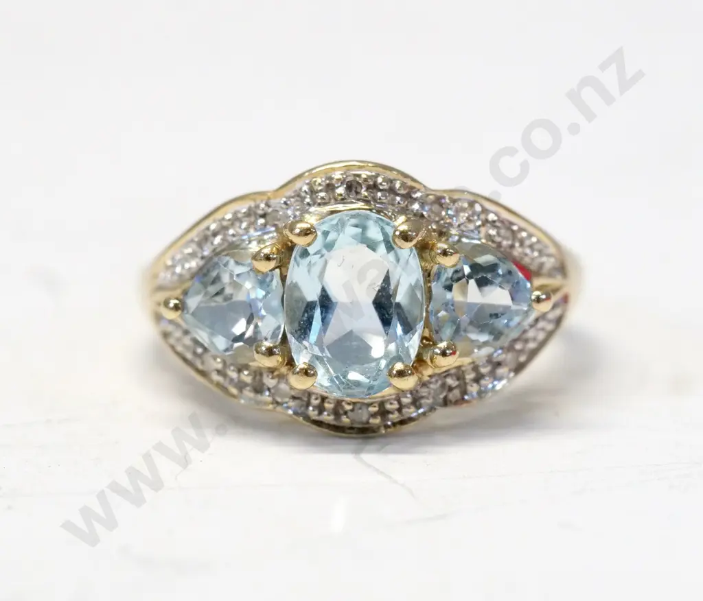 aquamarine dress ring - stamped 9ct Image 1++