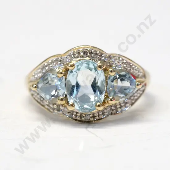 aquamarine dress ring - stamped 9ct