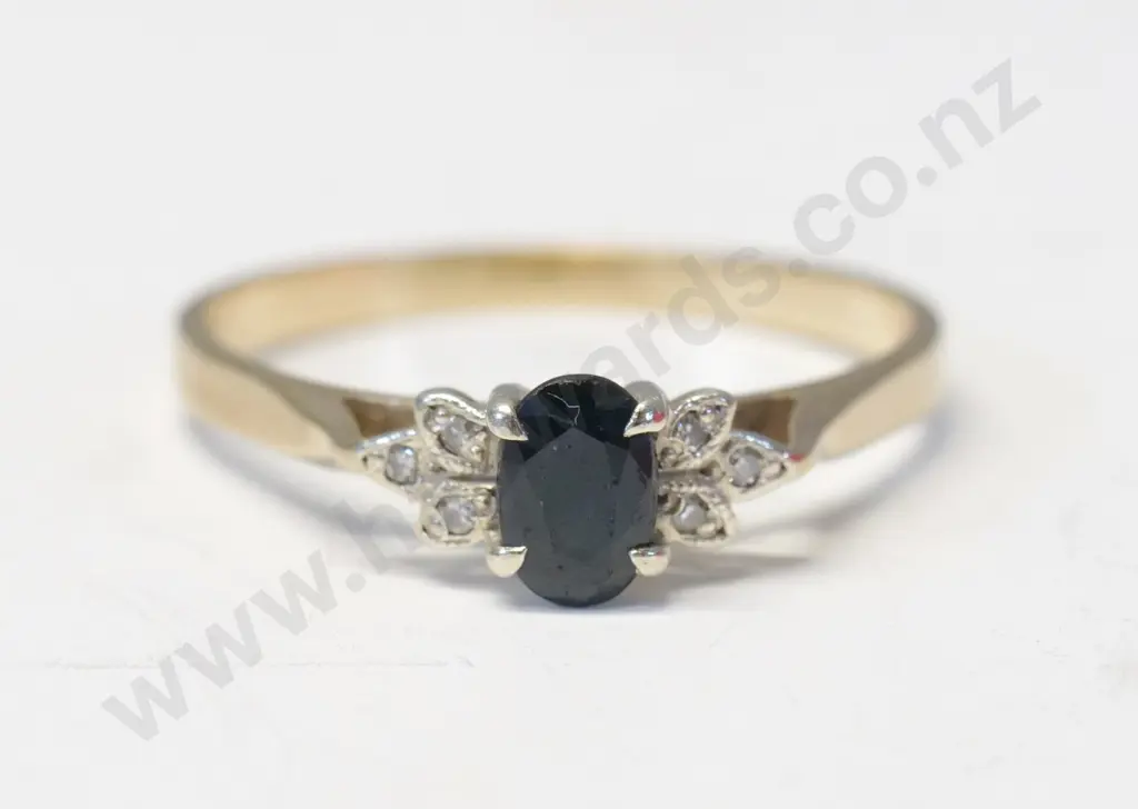 9ct sapphire & diamond ring Image 1++