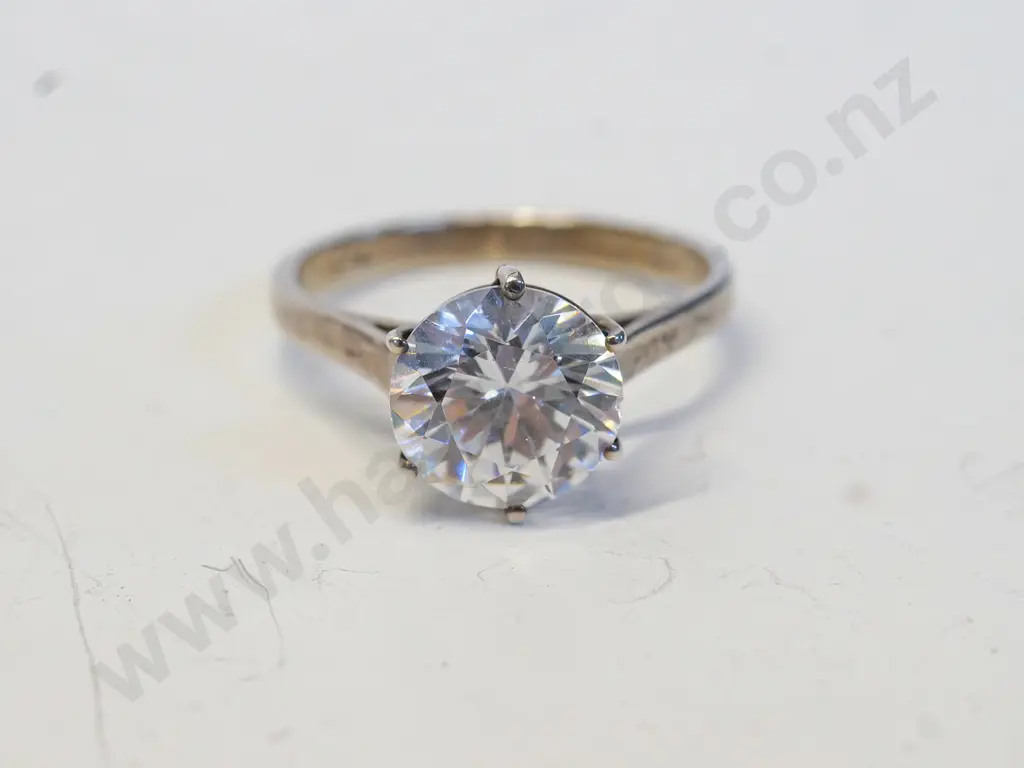 silver cz ring stamped 925 Image 1++