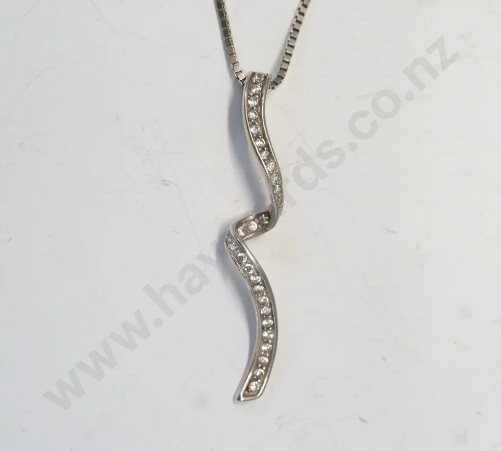silver necklace with czs chain stamped 925 Image 1++