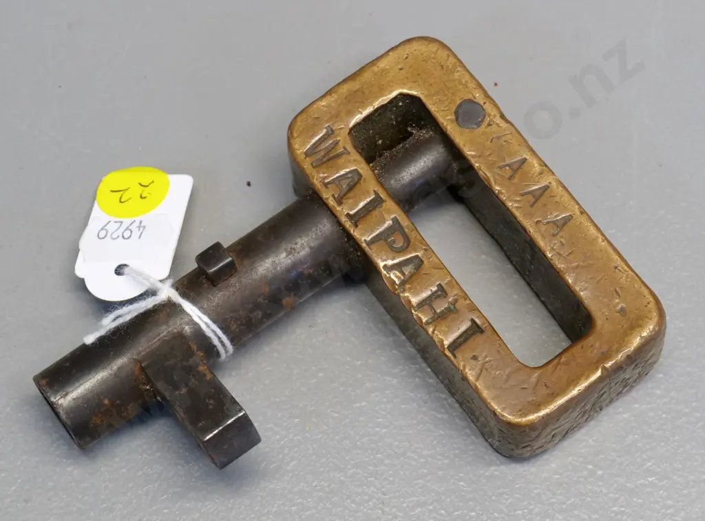 vintage brass and steel railway signal point Wood's key - engraved AAA Waipahi & NZR SS201-212A. 100 x 75 Image 1++