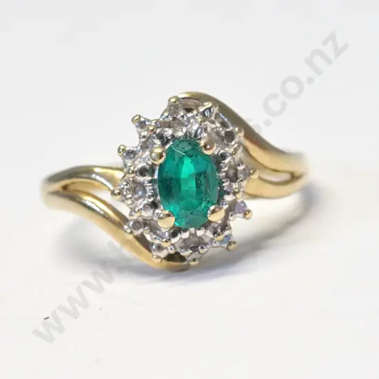 9ct emerald dress ring stamped 375