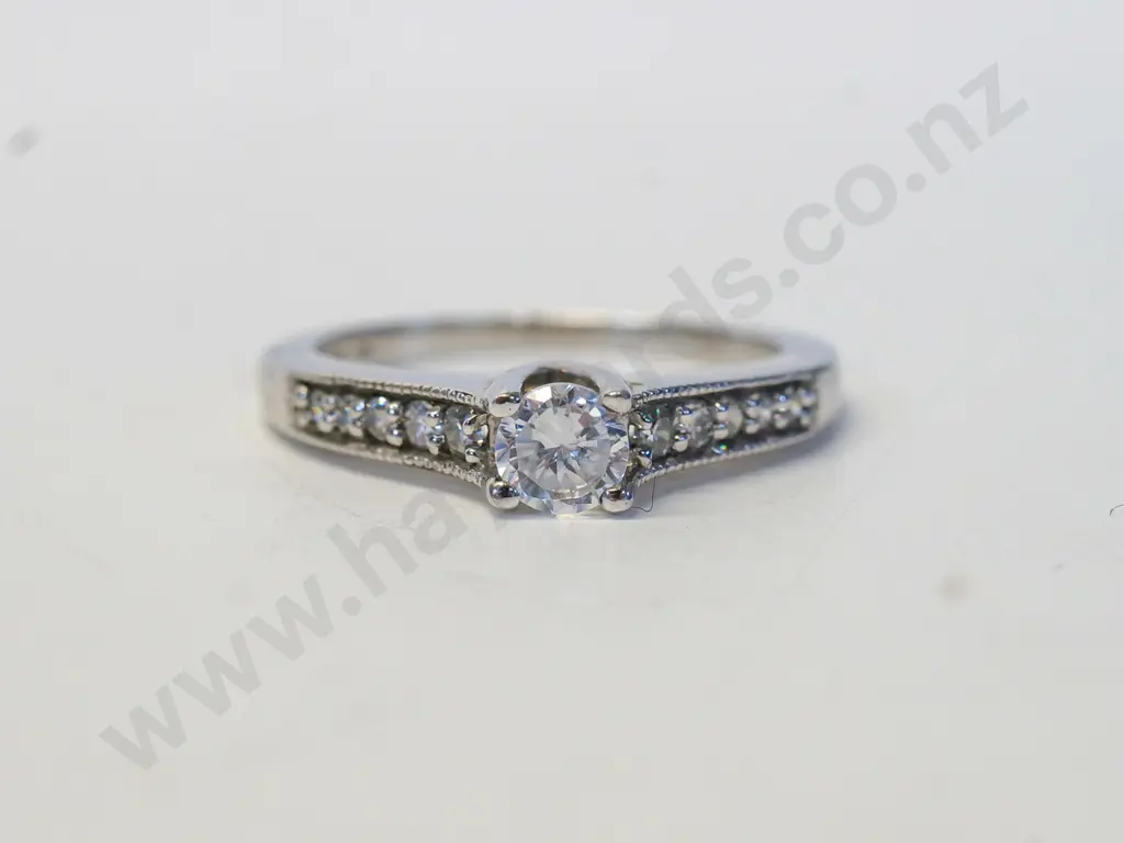 silver cz ring stamped 925 Image 1++
