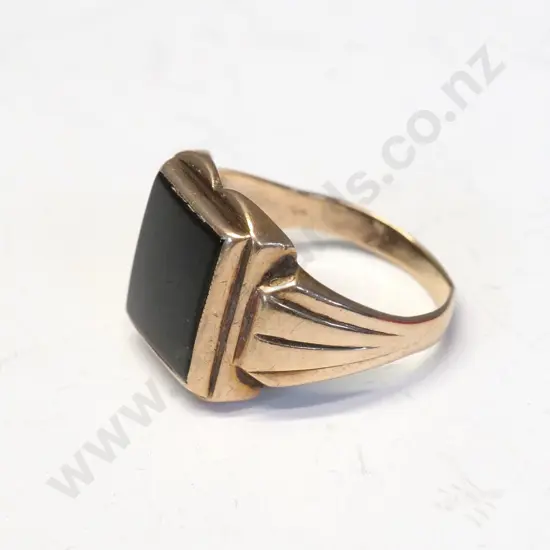 9ct onyx mans ring - stamped