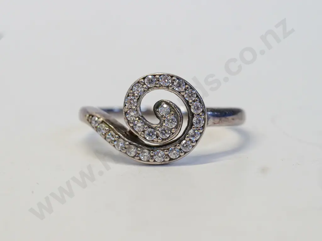 cz dress ring stamped 925 Image 1++