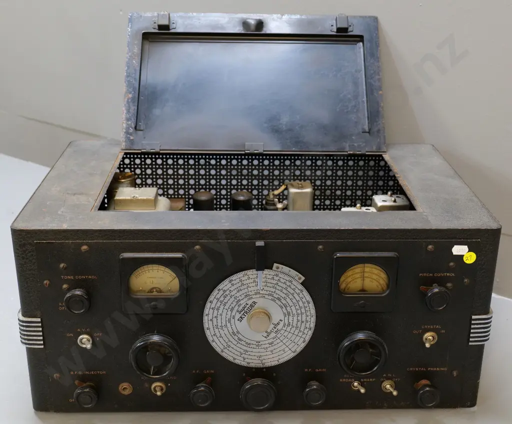 vintage Hallicrafters Super Skyrider shortwave radio receiver - condition unknown H240 W535 D330 Image 1++