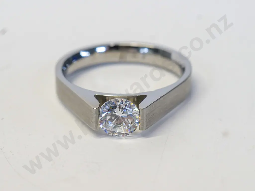 silver cz dress ring no mark Image 1++