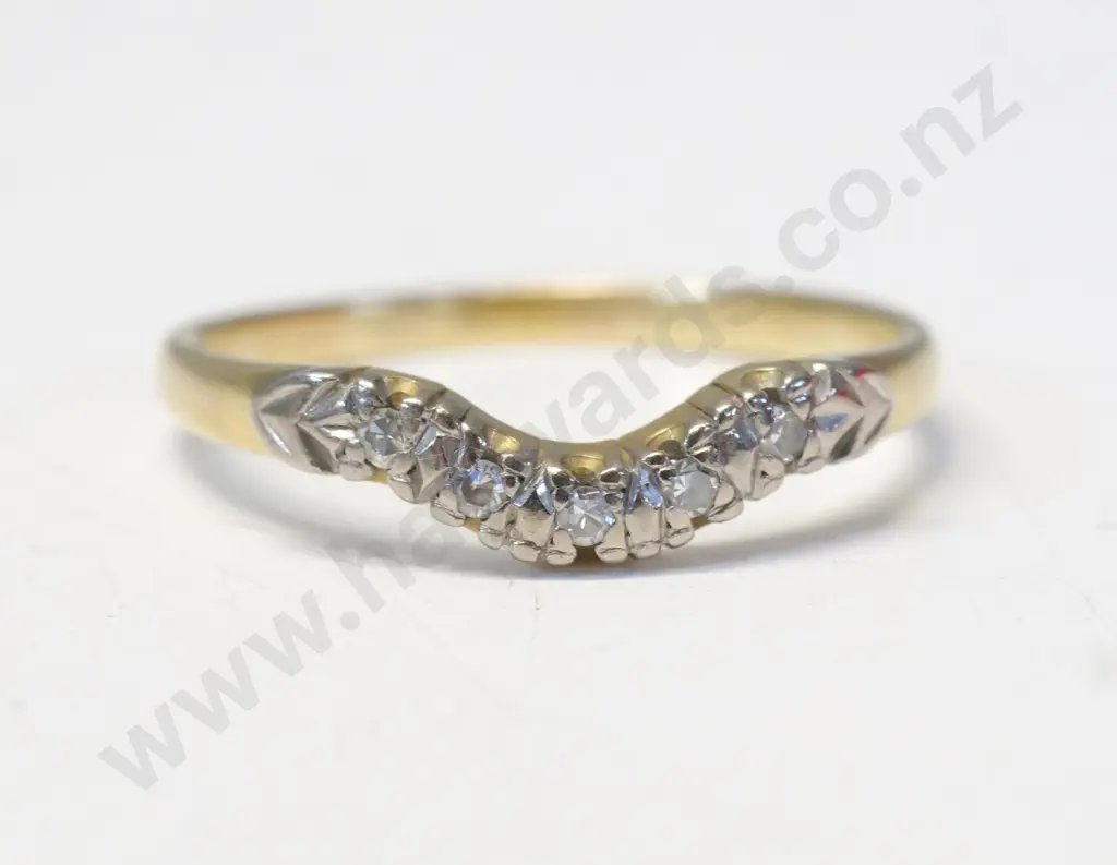 9ct diamond ring - stamped Image 1++