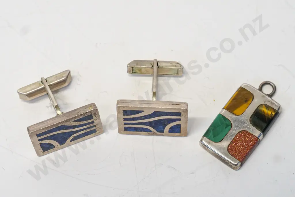 silver pendant [no chain stamped MEX 925] & silver cuff links stamped SMM925 Image 1++