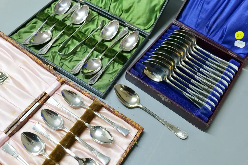 5 cased sets of English plated cutlery including fish knives & forks, set of 12 teaspoons, etc. Image 1++
