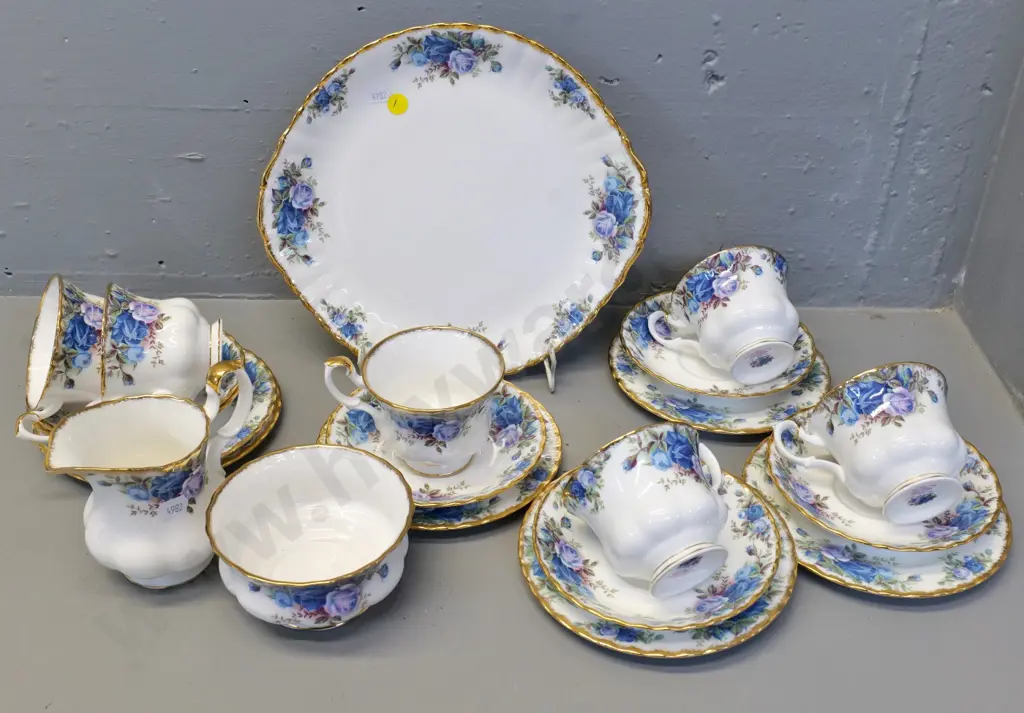 Royal Albert Moonlight Rose 21-piece tea set Image 1++