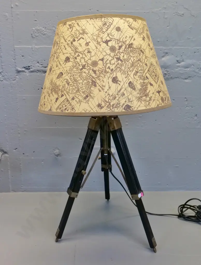 reproduction timber tripod table lamp with brass fittings, antique motif shade H700 D410 Image 1++