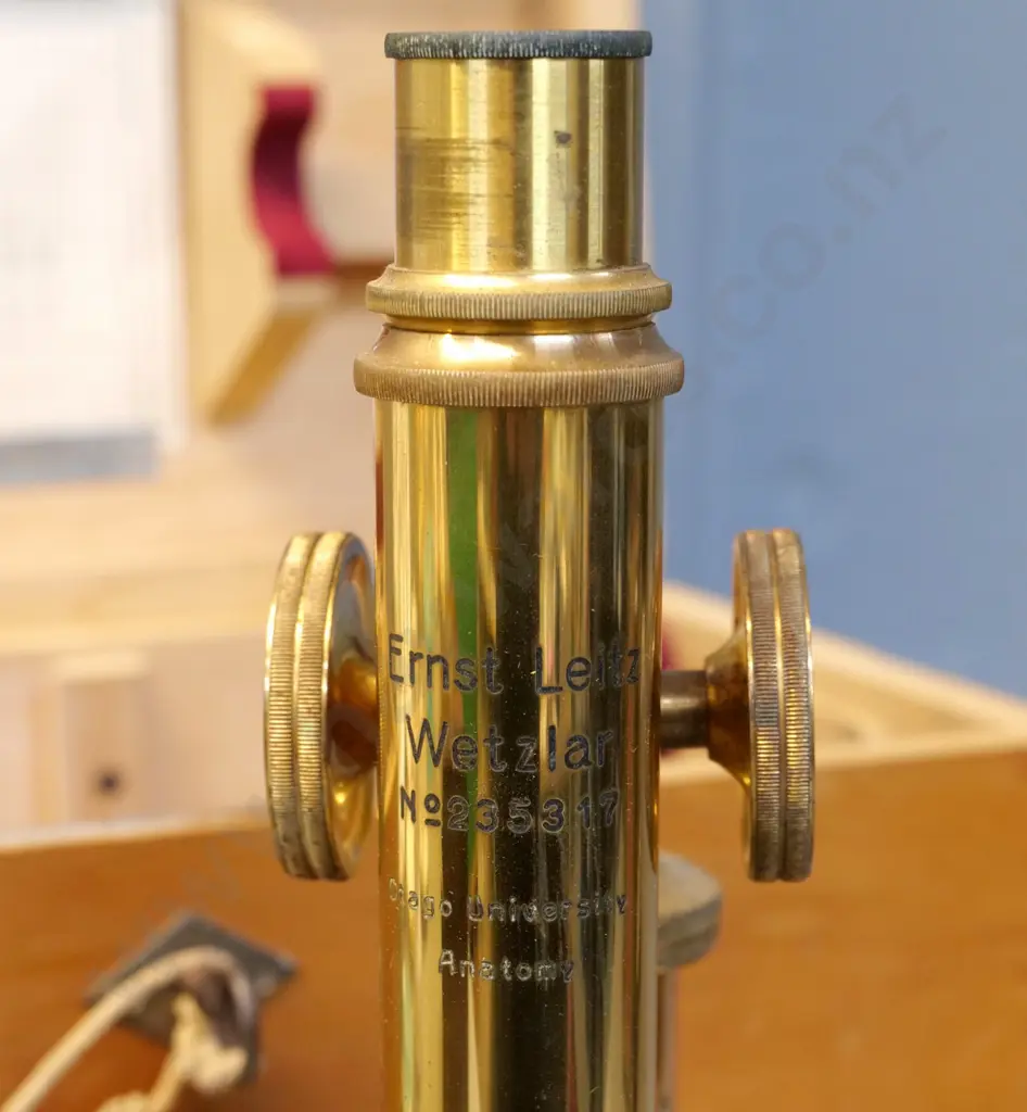 Ernst Leitz Wetzlar brass microscope & fitted wooden case, with extra eyepiece - engraved Otago University Anatomy H-300 Image 1++