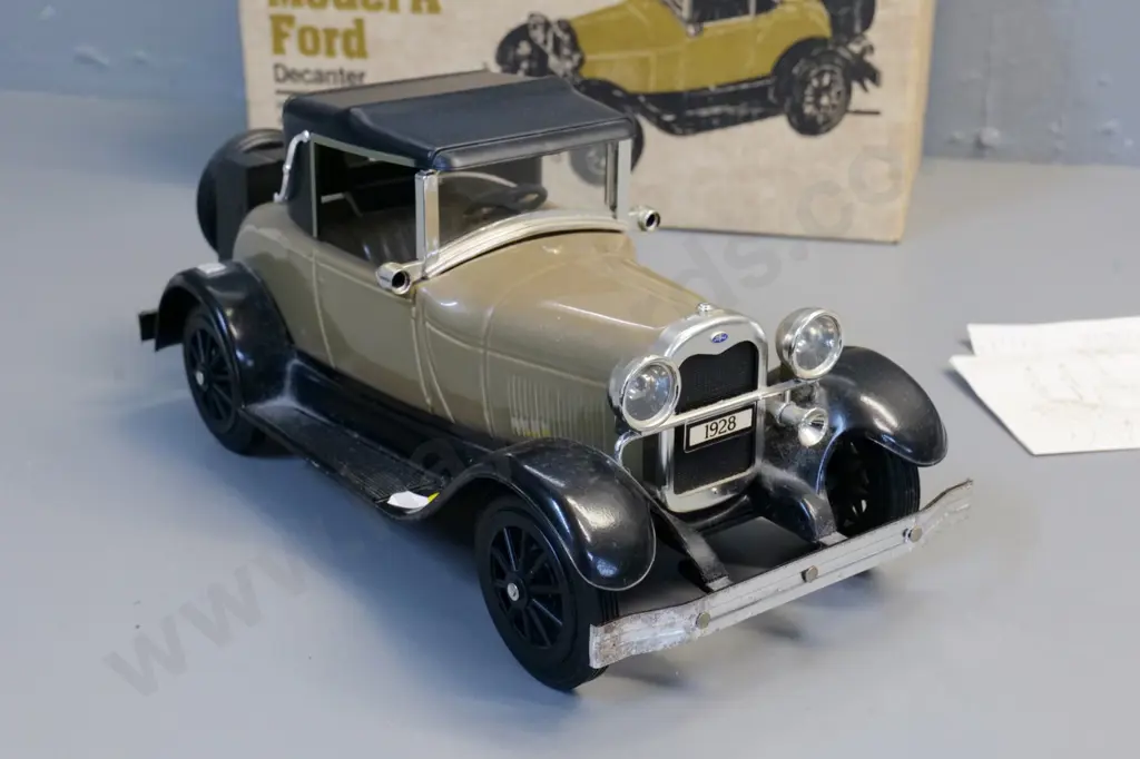 Jim Beam sealed decanter with original box - 1928 Model A Ford - H-170 L-380 Image 1++