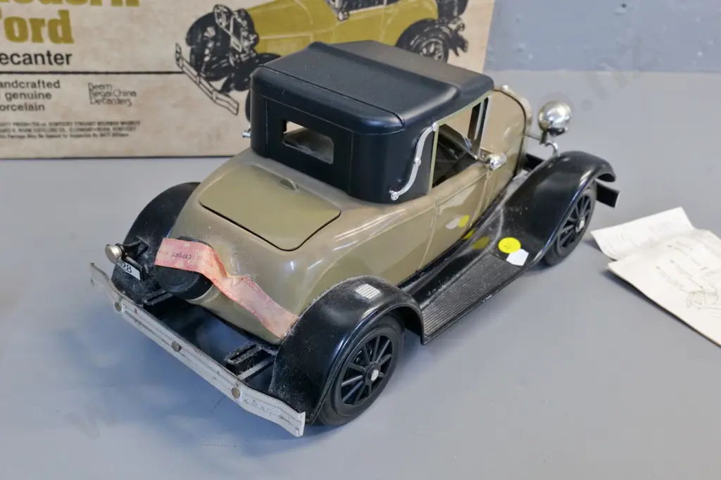 Jim Beam sealed decanter with original box - 1928 Model A Ford - H-170 L-380 Image 1++