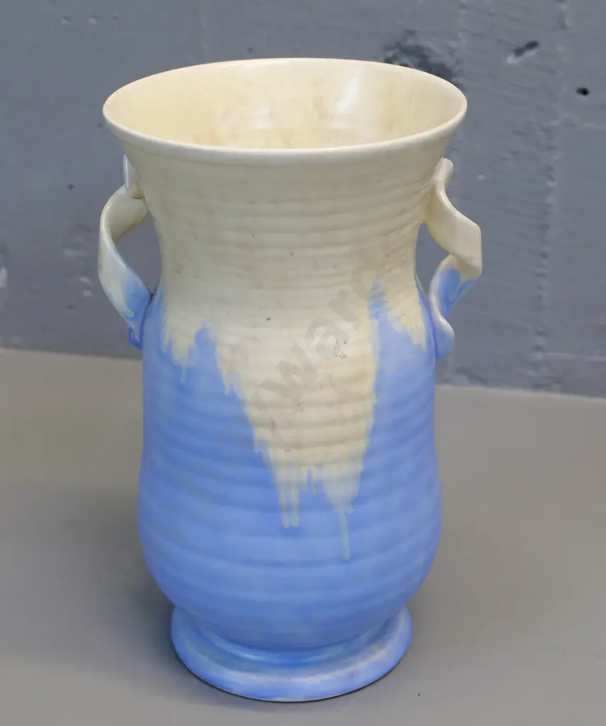 Crown Devon vase with ribbon twist handles, cream & blue glaze H-250 W-160 Image 1++