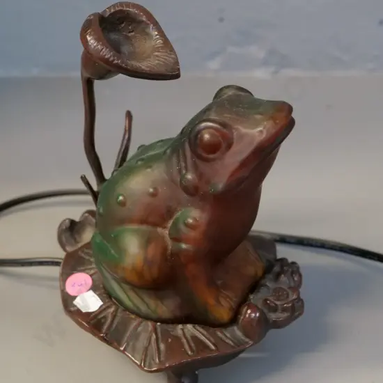 reproduction nouveau style frog on lotus lamp - metal base and glass shade - H200 W130