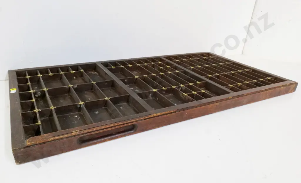 dark stained wooden printer's type tray with brass corner reinforcements L-820 W-420 Image 1++
