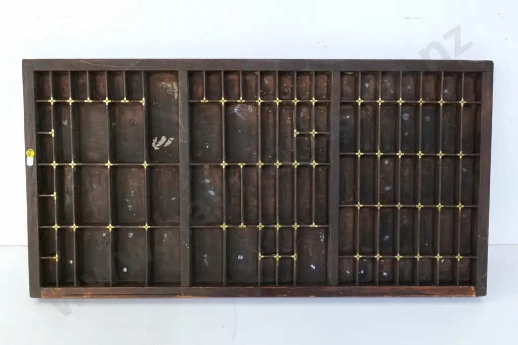 dark stained wooden printer's type tray with brass corner reinforcements L-820 W-420 Image 1++